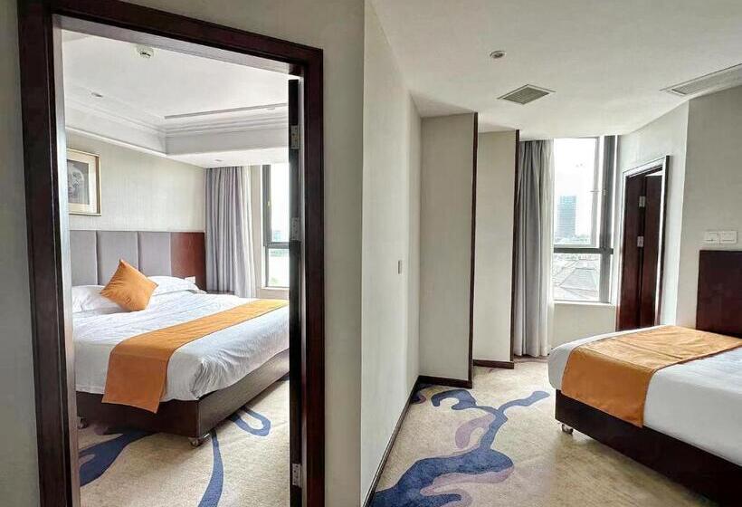 جناح, Huzhou Wealth