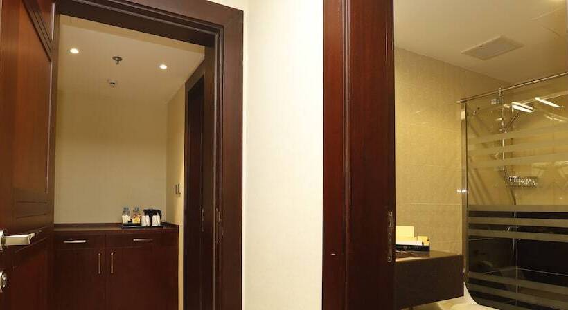 סוויטה מלכותית, Intour  Jazan