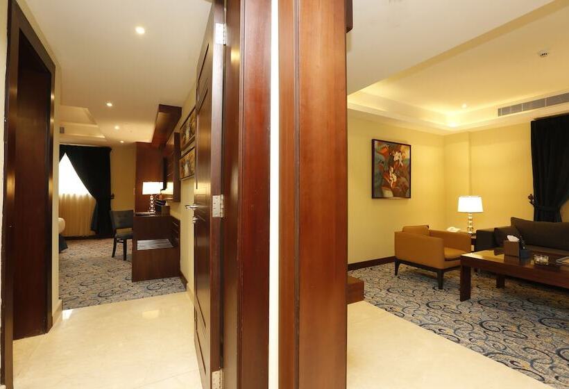 סוויטה מלכותית, Intour  Jazan