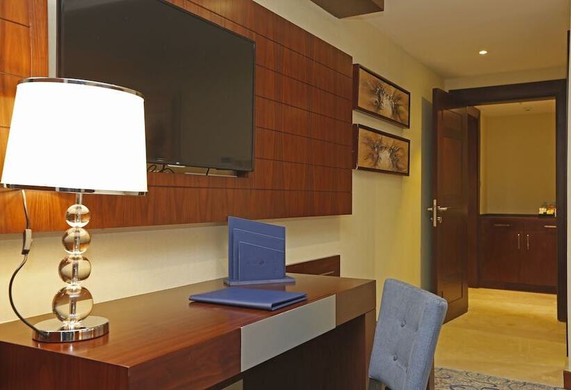 סוויטה מלכותית, Intour  Jazan