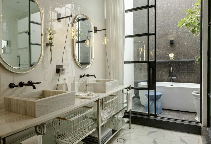 سوئیت پریمیوم, Lotelcasa Arca