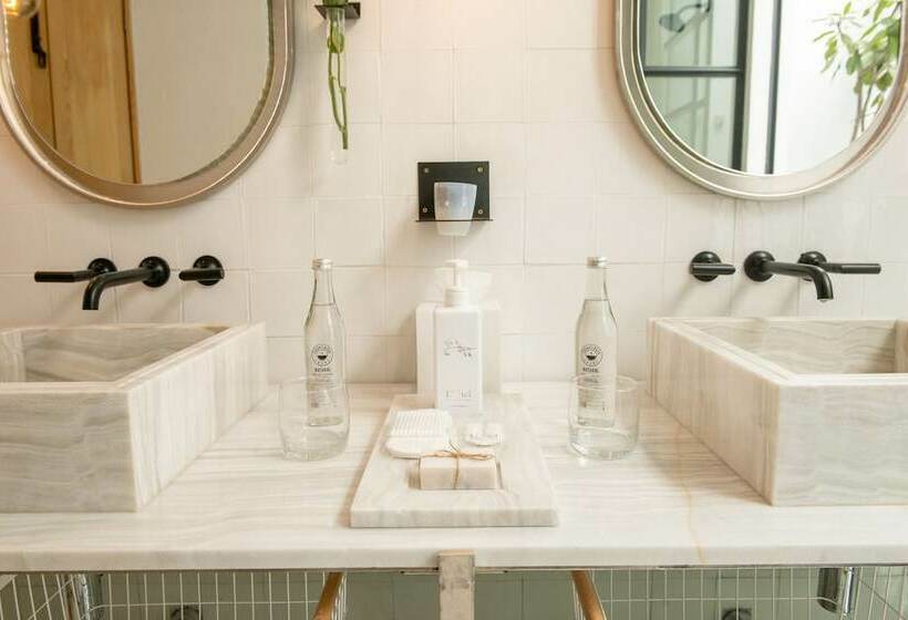 سوئیت پریمیوم, Lotelcasa Arca