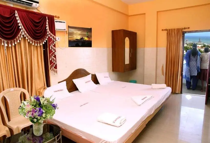 Deluxe Kolmen Hengen Huone, Viswa Residency
