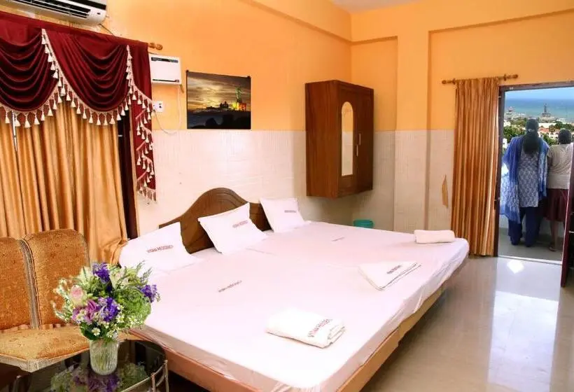 Deluxe Kolmen Hengen Huone, Viswa Residency