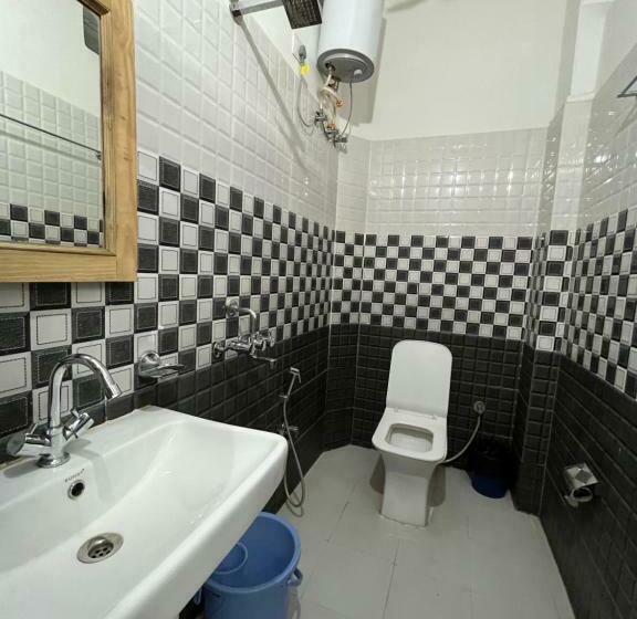 اتاق لوکس, Jaisalmer Hostel Crowd