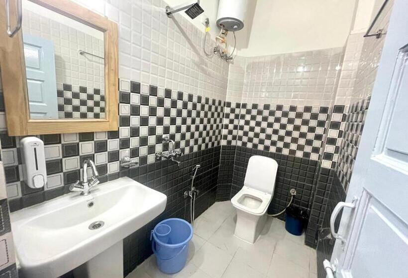 اتاق لوکس, Jaisalmer Hostel Crowd