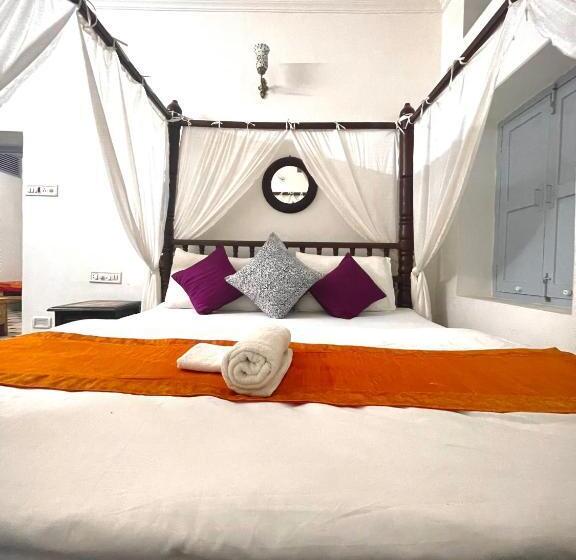 اتاق لوکس با چشمانداز, Jaisalmer Hostel Crowd