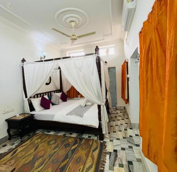 اتاق لوکس با چشمانداز, Jaisalmer Hostel Crowd