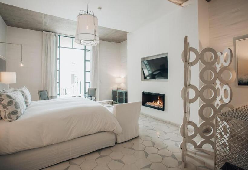 سوئیت پریمیوم, Lotelcasa Arca