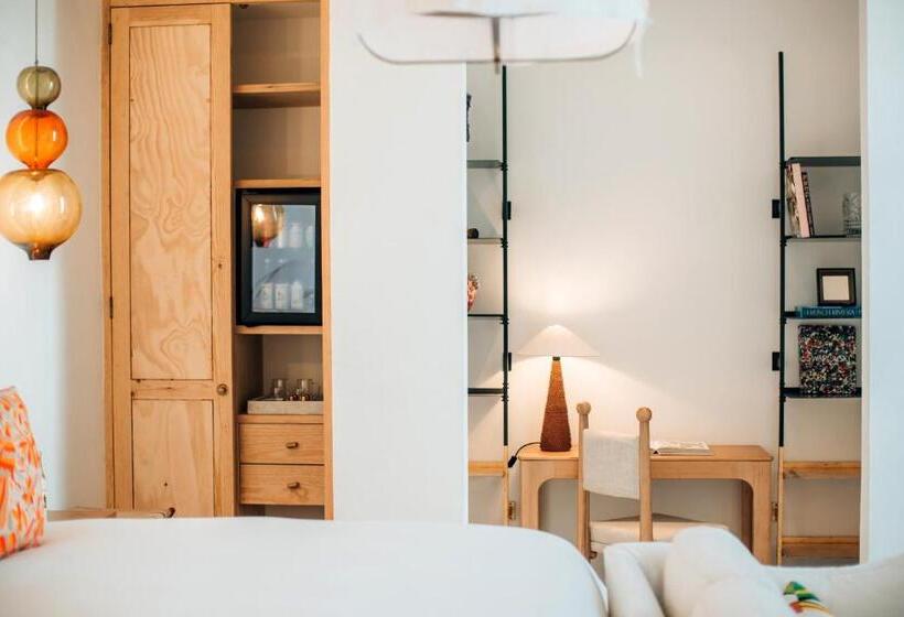 سوییت, Lotelcasa Arca