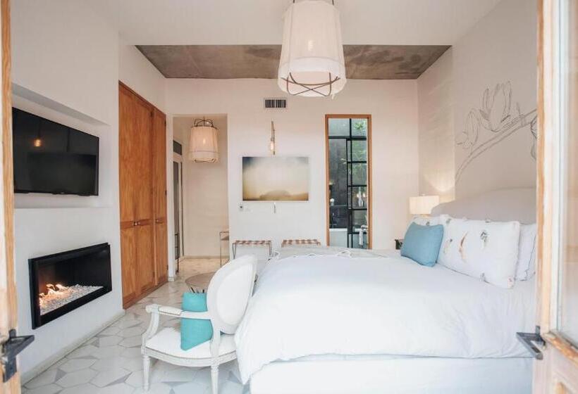 سوئیت با تخت بزرگ, Lotelcasa Arca