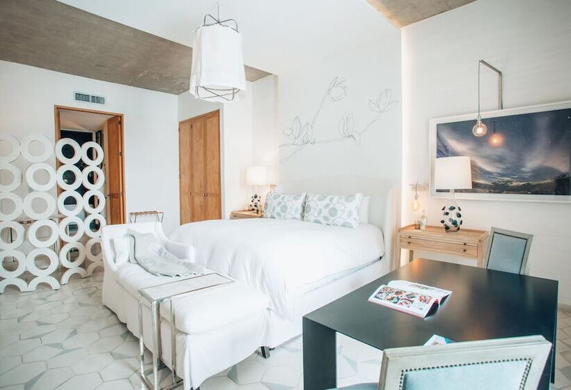 سوئیت پریمیوم, Lotelcasa Arca