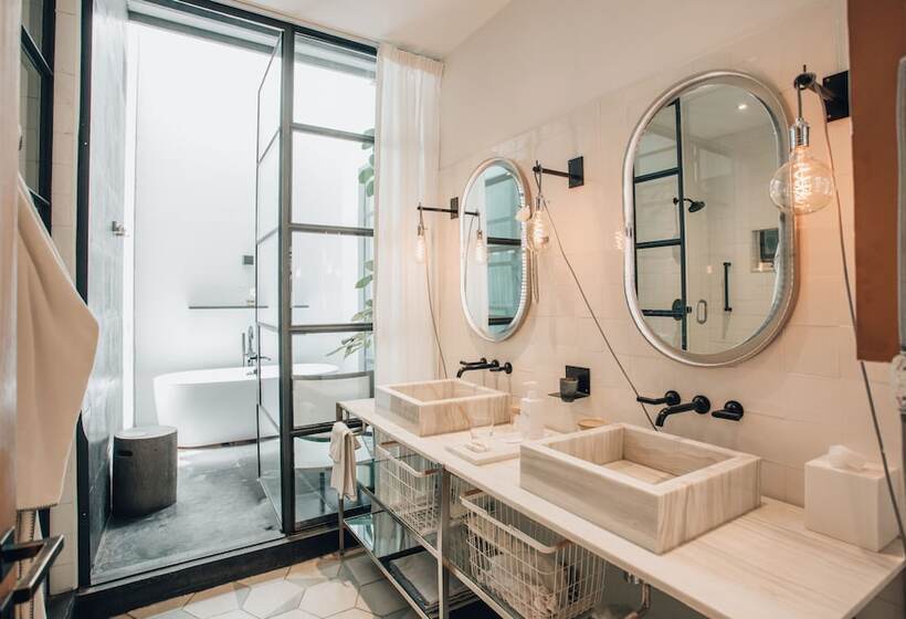 سوئیت پریمیوم, Lotelcasa Arca