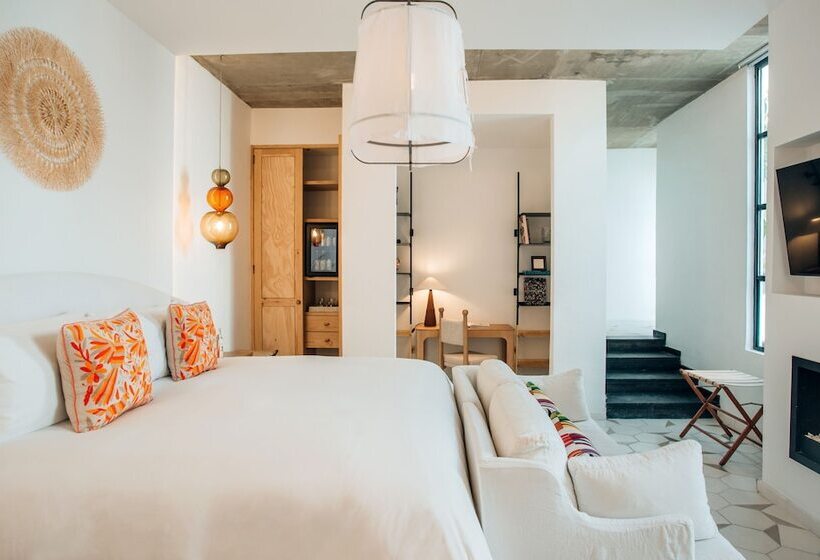 سوئیت با تخت بزرگ, Lotelcasa Arca