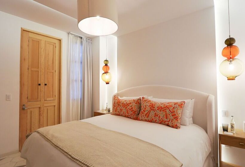 سوئیت با تخت بزرگ, Lotelcasa Arca