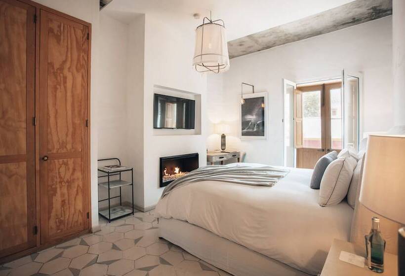 سوئیت با تخت بزرگ, Lotelcasa Arca