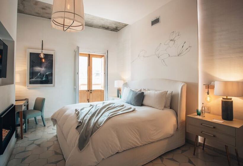 스위트 킹사이즈 침대, Lotelcasa Arca