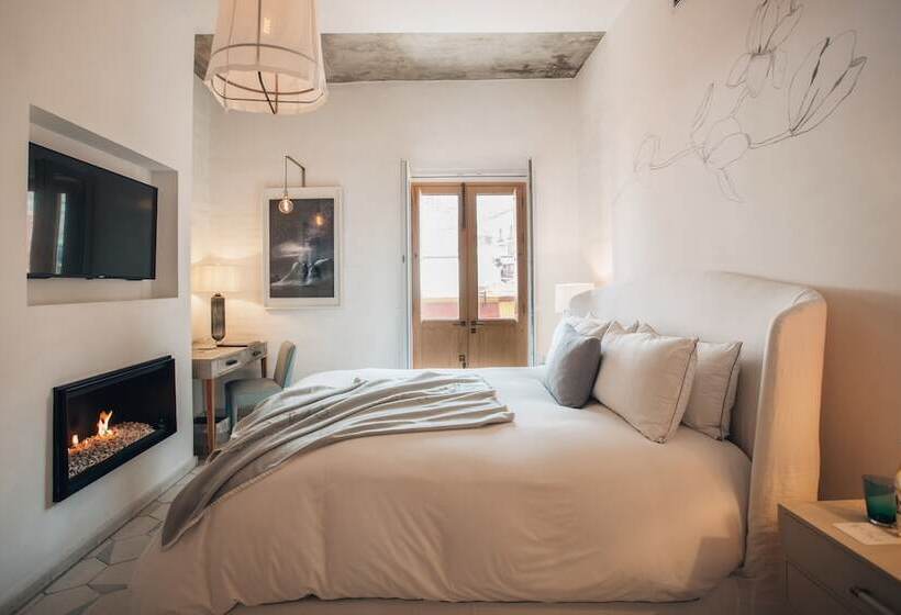 سوئیت با تخت بزرگ, Lotelcasa Arca