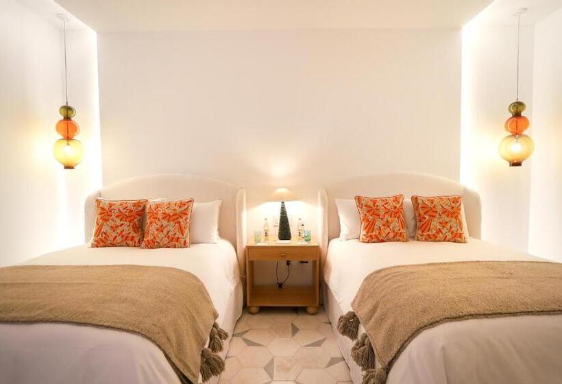 اتاق لوکس, Lotelcasa Arca