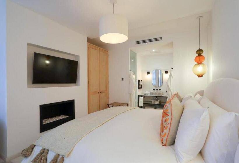 سوییت, Lotelcasa Arca