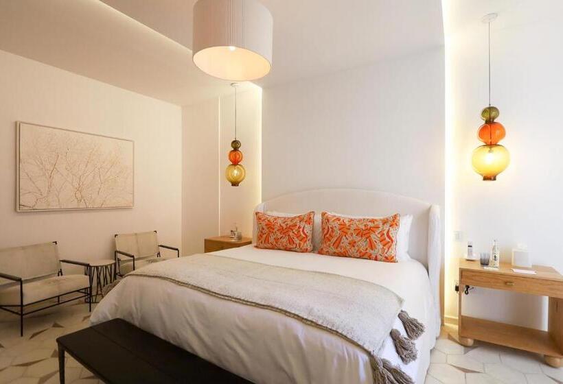 سوئیت با تخت بزرگ, Lotelcasa Arca