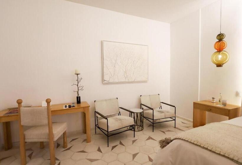 سوئیت با تخت بزرگ, Lotelcasa Arca