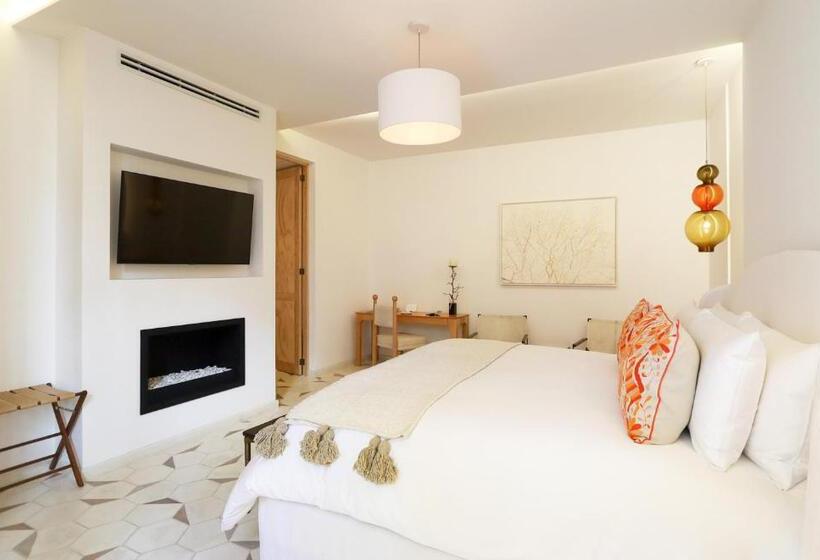스위트 킹사이즈 침대, Lotelcasa Arca