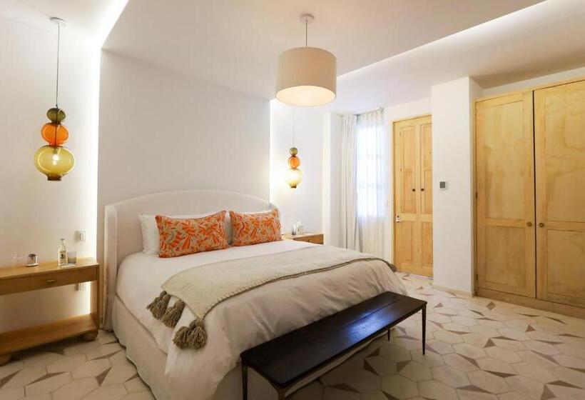 سوئیت با تخت بزرگ, Lotelcasa Arca