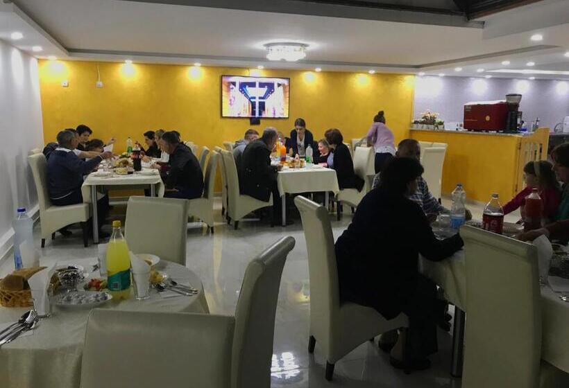 اتاق اکونومی, Ajana