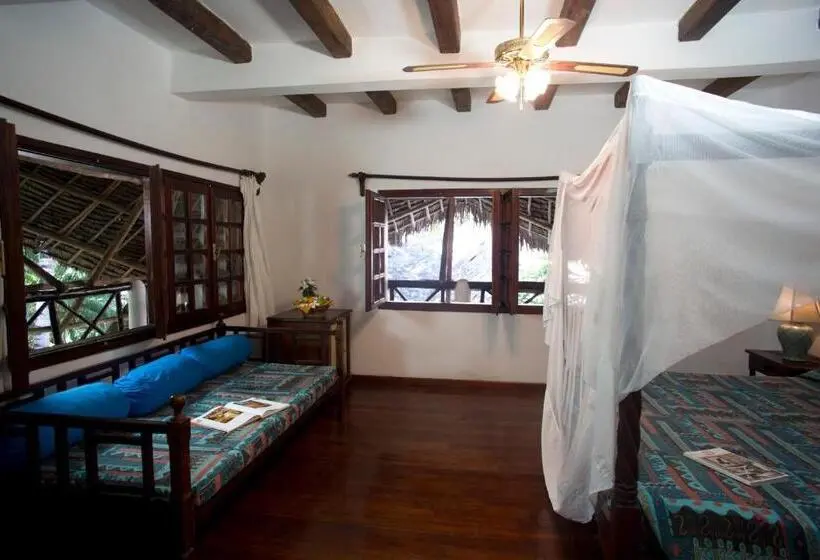 اتاق لوکس با چشم‌انداز باغ, Blue Bay Village