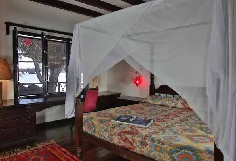 اتاق لوکس با چشم‌انداز باغ, Blue Bay Village