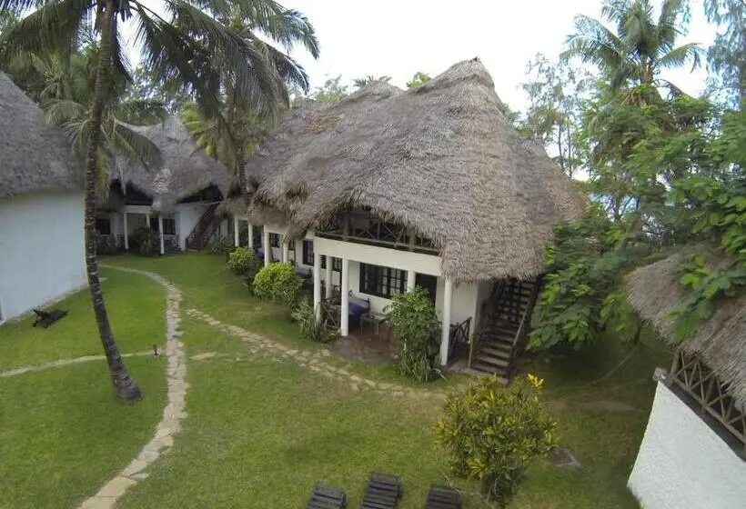 اتاق لوکس با چشم‌انداز باغ, Blue Bay Village