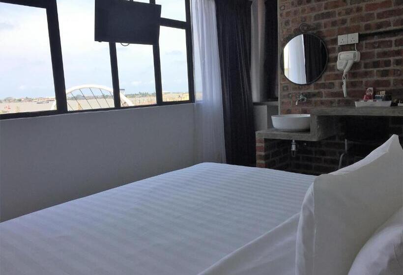 اتاق لوکس با تخت بزرگ, Suite 18 Boutique Hotel   Hostel