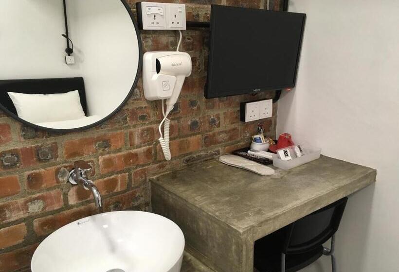 اتاق استاندارد یک نفره, Suite 18 Boutique Hotel   Hostel