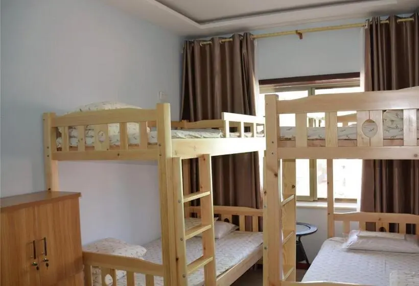 ルームシェアのワンベッド, The Silk Road Travelers Hostel