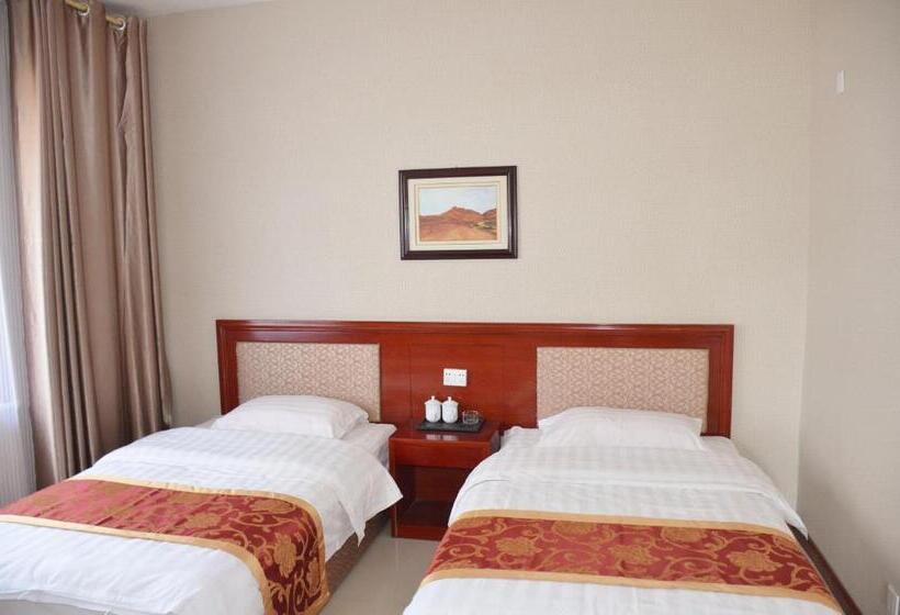 اتاق استاندارد با سرویس بهداشتی مشترک, The Silk Road Travelers Hostel