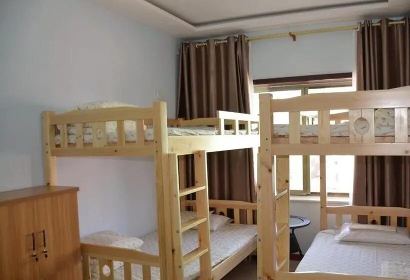 ルームシェアのワンベッド, The Silk Road Travelers Hostel