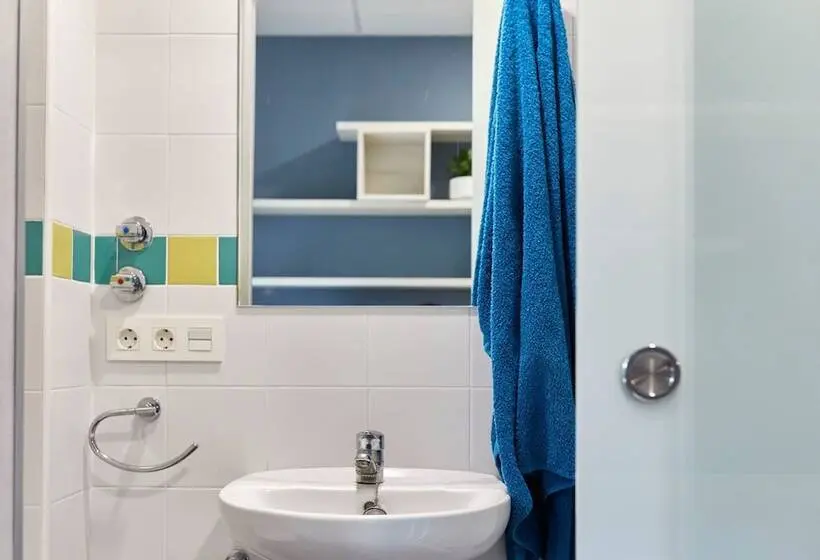 Standard Yhden Hengen Huone, Albergue Residencia Larraona