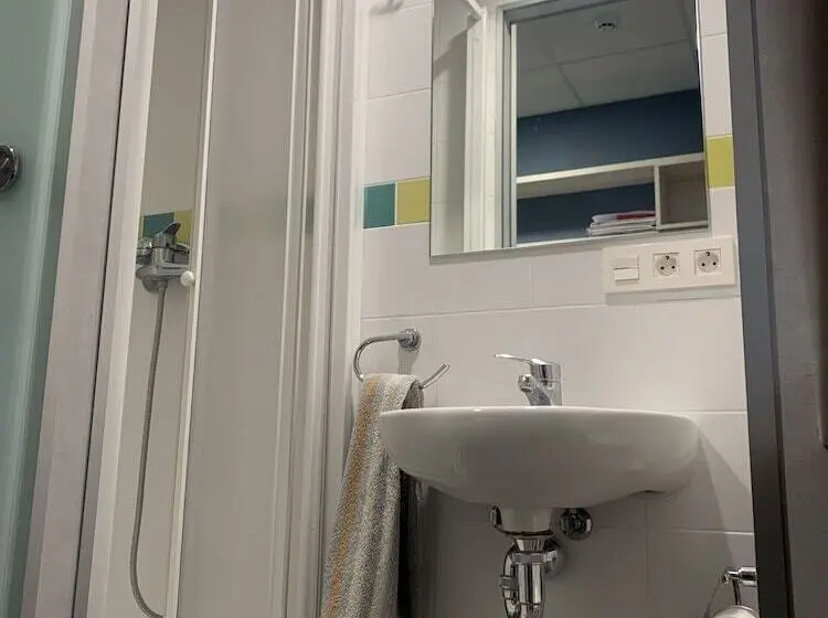 Standard Yhden Hengen Huone, Albergue Residencia Larraona