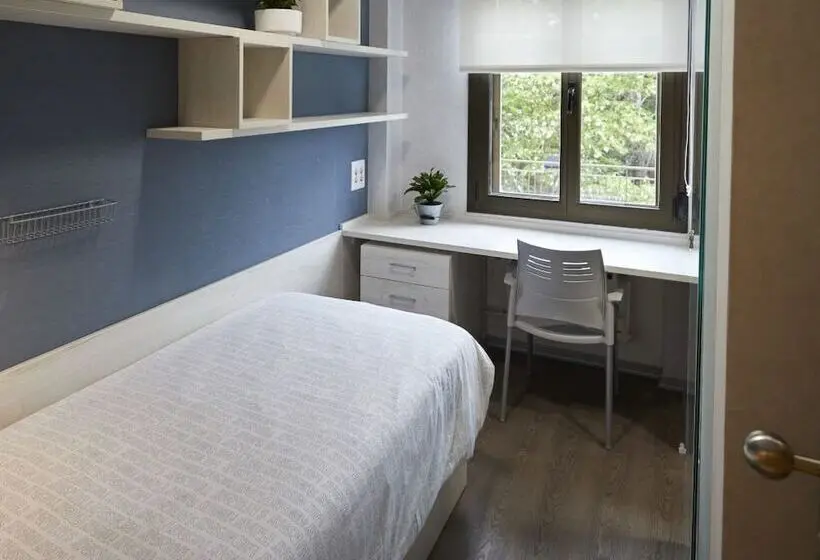 Standard Yhden Hengen Huone, Albergue Residencia Larraona
