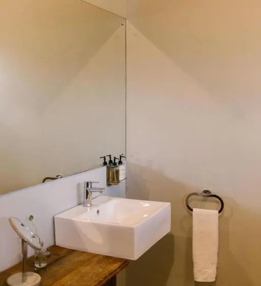 Deluxe-huone Queen-vuode, Hamiltons Lodge & Restaurant