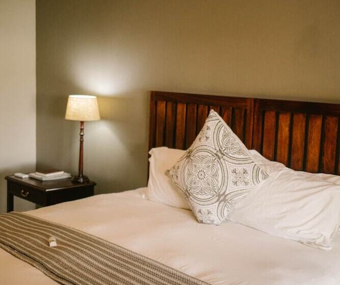 Номер Deluxe Кровать Куин, Hamiltons Lodge & Restaurant