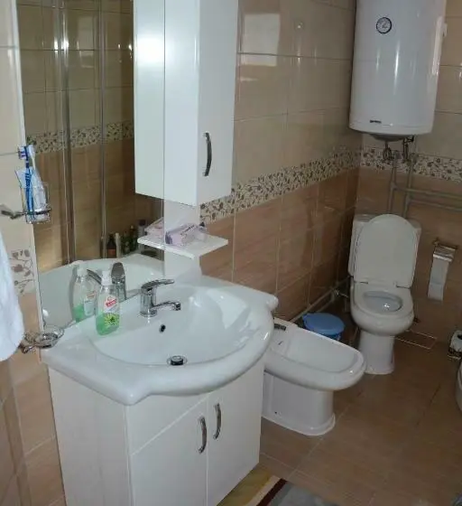 اتاق خانوادگی, Peraj Guesthouse