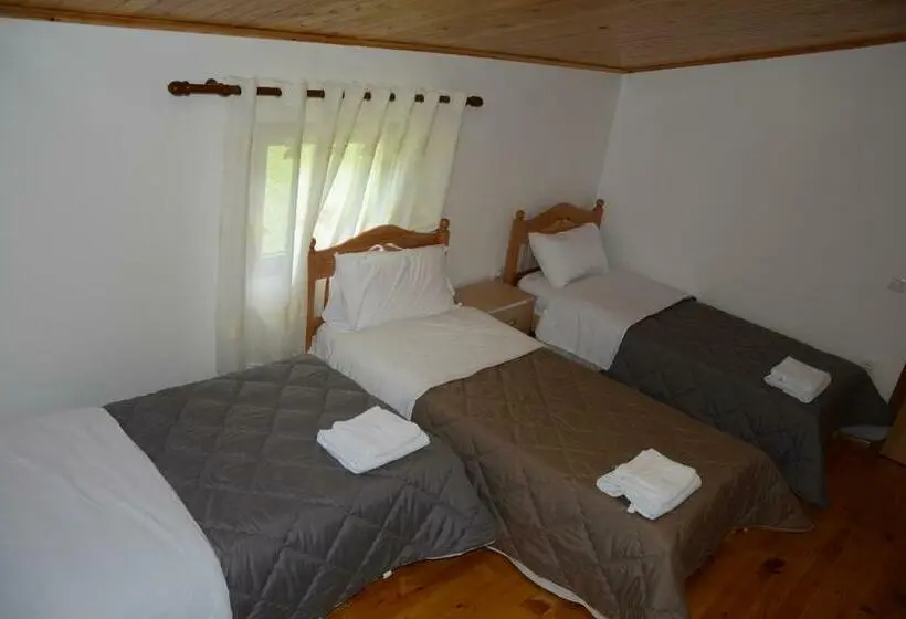 اتاق خانوادگی, Peraj Guesthouse