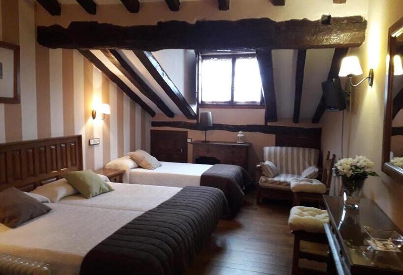 اتاق استاندارد سه نفره, Posada Santa Juliana