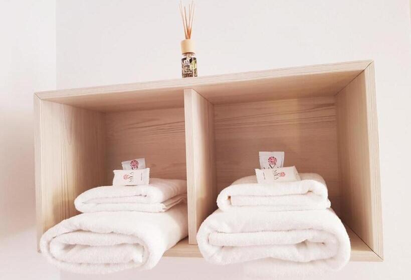 اتاق استاندارد چهار تخته, Bed And Breakfast Sognando Verso La Torre