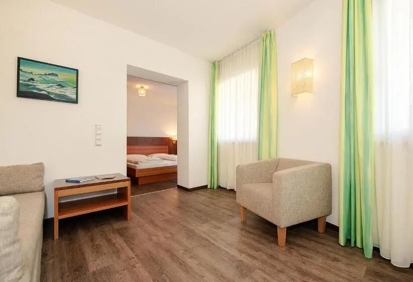 Juniorsviitti Parveke, Gasthof Hotel Terzer