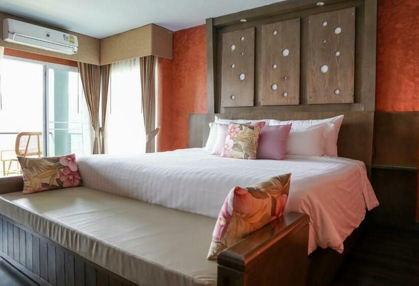 キングサイズベッドのデラックスルーム, Grand Kokkod Khao Kho Resort