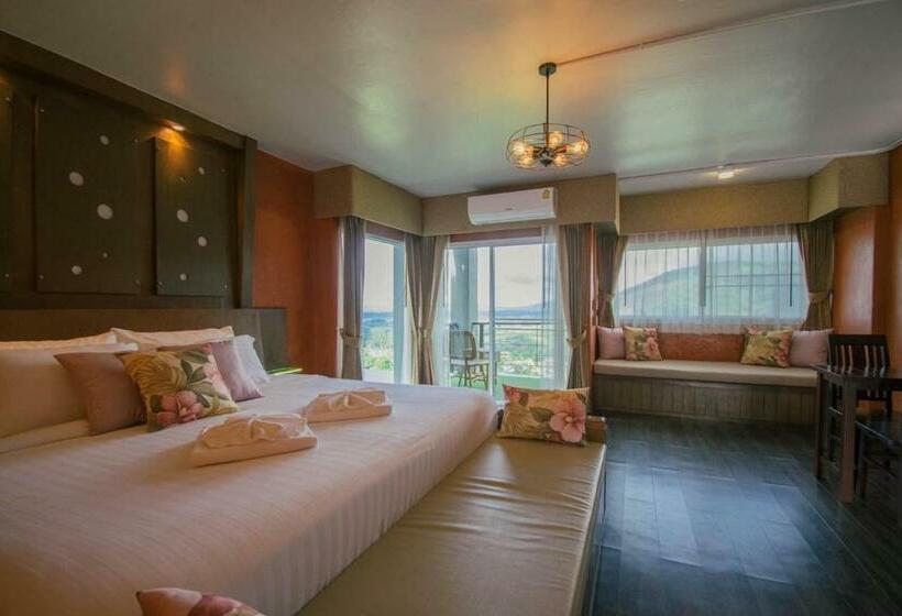 キングサイズベッドのデラックスルーム, Grand Kokkod Khao Kho Resort