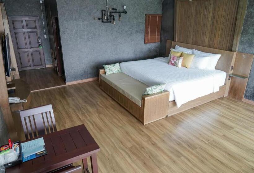 キングサイズベッドのスタンダードルーム, Grand Kokkod Khao Kho Resort